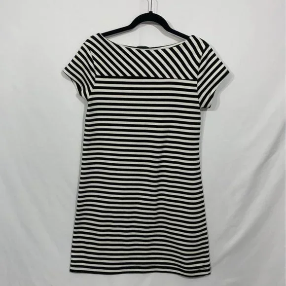 GAP woman’s black and white striped dress. Sheath dress. Size small. New… - Picture 4 of 6